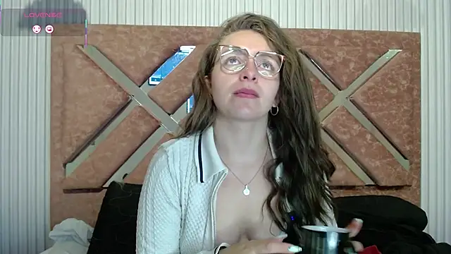 Snapshot of _isaabellaa chatting on May 18, 1:06 pm isaabellaa online show from May 18, 1:06 pm