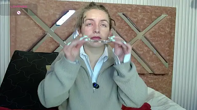 Snapshot of _isaabellaa chatting on May 22, 12:44 pm isaabellaa online show from May 22, 12:44 pm