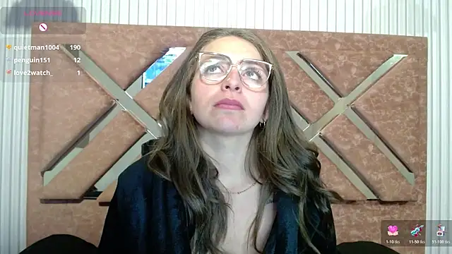 Snapshot of _isaabellaa chatting on June 3, 2:33 pm isaabellaa online show from June 3, 2:33 pm