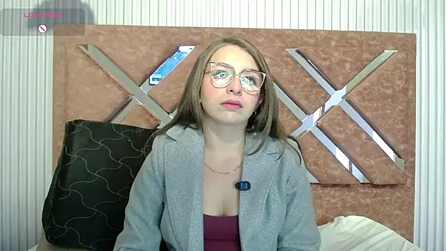 Snapshot of _isaabellaa chatting on June 4, 1:28 pm isaabellaa online show from June 4, 1:28 pm