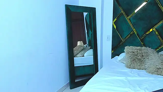 Criss Ariana online show from February 5, 3:20 pm