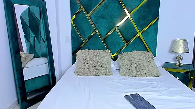 Criss Ariana online show from February 28, 2:42 pm