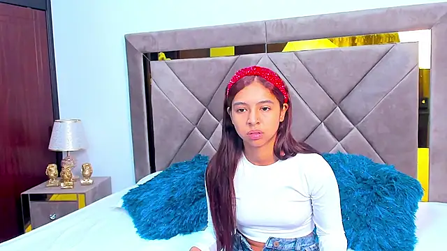 Criss Ariana online show from March 14, 6:29 pm