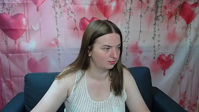 Snapshot of FreyaDak chatting on July 4, 5:08 pm FreyaDak online show from July 4, 5:08 pm