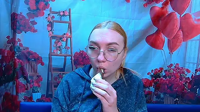 BeatriceFly online show from May 6, 12:43 pm