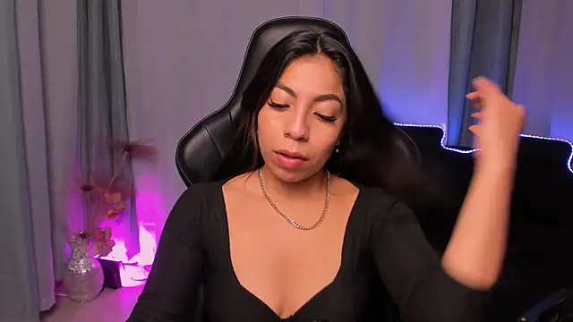 Snapshot of Mia_Gothzx chatting on December 27, 3:37 pm Mia Gothzx online show from December 27, 3:37 pm