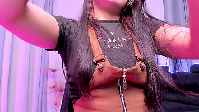 Snapshot of Mia_Gothzx chatting on January 12, 2:09 pm Mia Gothzx online show from January 12, 2:09 pm