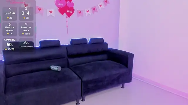 Snapshot of Mia_Gothzx chatting on February 23, 12:37 pm Mia Gothzx online show from February 23, 12:37 pm