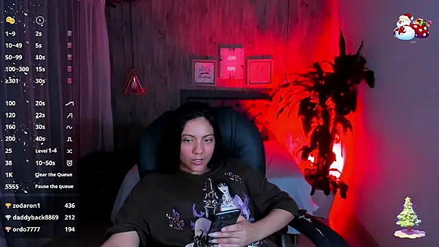 Snapshot of miichael_black chatting on December 22, 10:15 pm miichael black online show from December 22, 10:15 pm