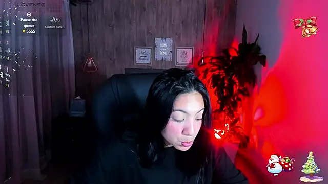 Snapshot of miichael_black chatting on January 1, 10:03 pm miichael black online show from January 1, 10:03 pm