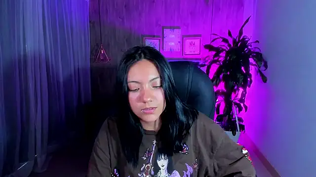 Snapshot of miichael_black chatting on January 16, 6:48 pm miichael black online show from January 16, 6:48 pm