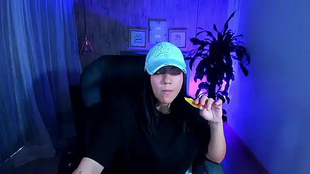 Snapshot of miichael_black chatting on January 17, 7:27 pm miichael black online show from January 17, 7:27 pm