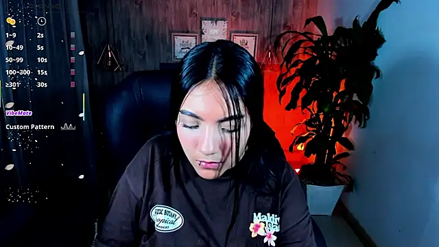 Snapshot of miichael_black chatting on October 10, 9:14 pm miichael black online show from October 10, 9:14 pm