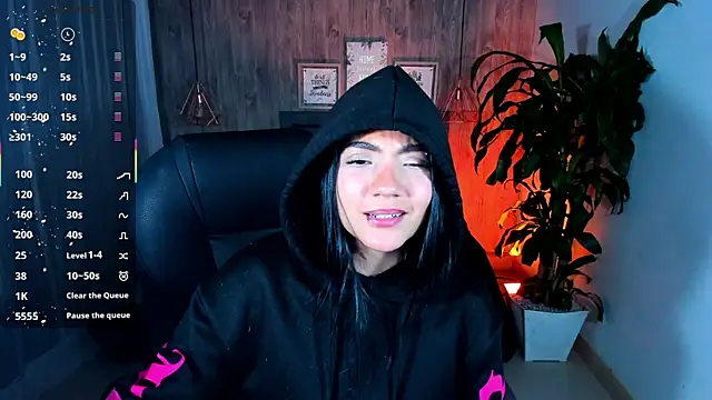 Snapshot of miichael_black chatting on October 15, 9:59 pm miichael black online show from October 15, 9:59 pm