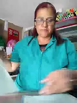 Edged Hot69 online show from February 3, 6:49 pm