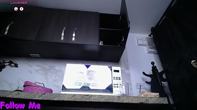 iniyalaboni online show from December 18, 10:05 pm