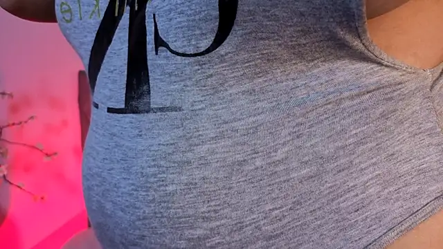 Snapshot of miaablack chatting on November 6, 8:10 pm miaablack online show from November 6, 8:10 pm