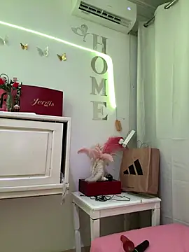 Snapshot of Hot_malak chatting on February 27, 12:21 am Hot malak online show from February 27, 12:21 am