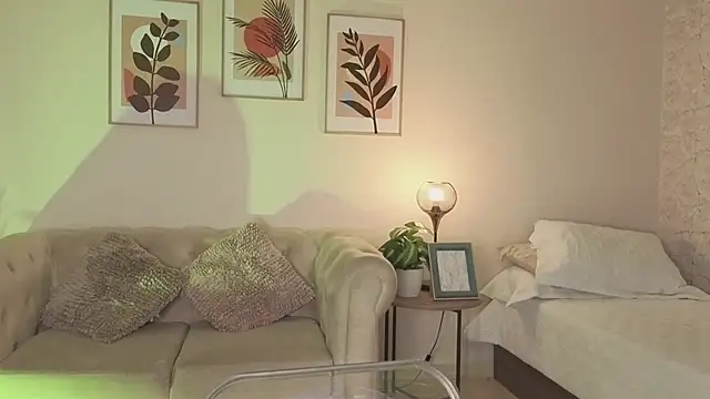 Snapshot of DahianaWalcott chatting on August 3, 5:06 pm DahianaWalcott online show from August 3, 5:06 pm