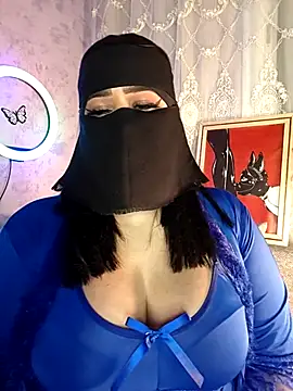 Cat Sharisa online show from December 4, 9:45 pm