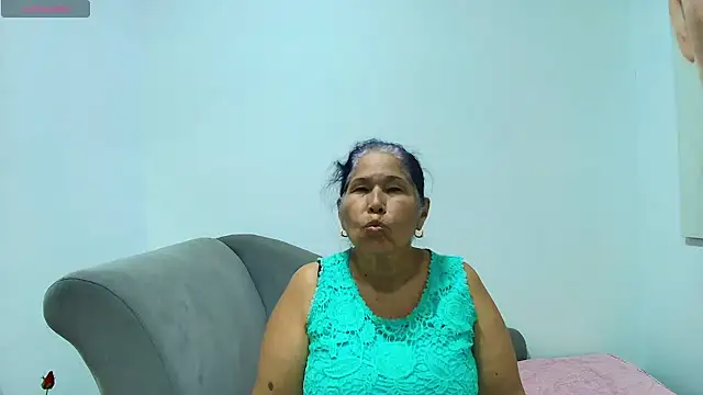 Snapshot of girl_amada chatting on August 1, 6:51 pm girl amada online show from August 1, 6:51 pm