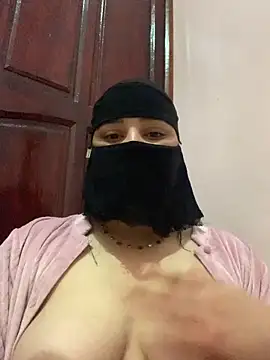 Snapshot of Miss-Soka chatting on December 25, 6:09 am Miss-Soka online show from December 25, 6:09 am