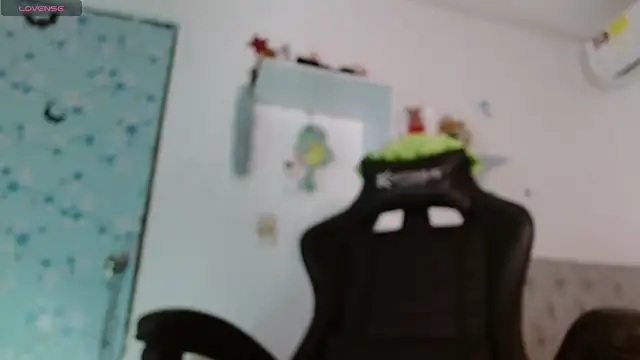 Snapshot of miss_valery2 chatting on November 4, 2:10 am miss valery2 online show from November 4, 2:10 am