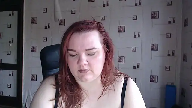 Snapshot of TasyaBigTTs chatting on March 18, 5:10 am TasyaBigTTs online show from March 18, 5:10 am