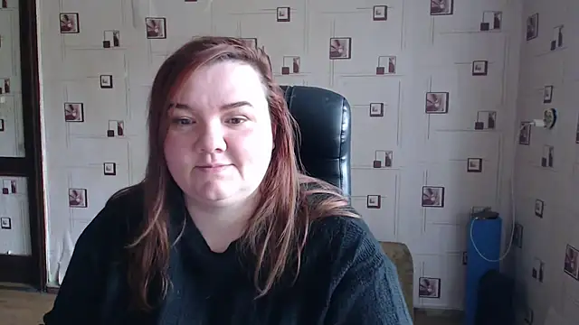 Snapshot of TasyaBigTTs chatting on April 15, 1:29 pm TasyaBigTTs online show from April 15, 1:29 pm