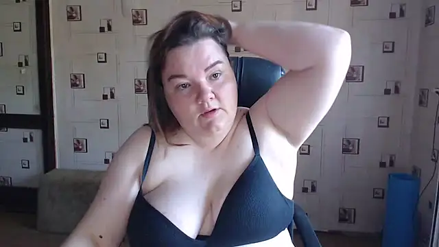 Snapshot of TasyaBigTTs chatting on June 26, 3:27 pm TasyaBigTTs online show from June 26, 3:27 pm