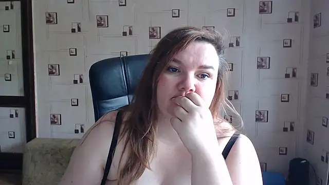 Snapshot of TasyaBigTTs chatting on July 11, 9:12 am TasyaBigTTs online show from July 11, 9:12 am