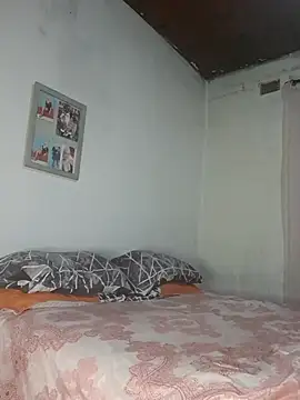 Snapshot of Goodgirlsue_77 chatting on November 27, 7:16 pm Goodgirlsue 77 online show from November 27, 7:16 pm