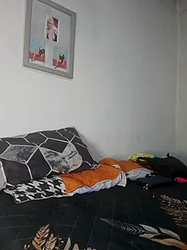 Snapshot of Goodgirlsue_77 chatting on December 15, 10:14 pm Goodgirlsue 77 online show from December 15, 10:14 pm