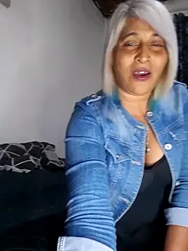 Snapshot of Goodgirlsue_77 chatting on June 4, 4:35 pm Goodgirlsue 77 online show from June 4, 4:35 pm