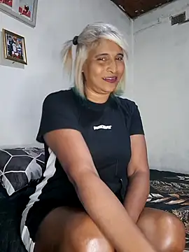 Snapshot of Goodgirlsue_77 chatting on June 8, 3:01 pm Goodgirlsue 77 online show from June 8, 3:01 pm