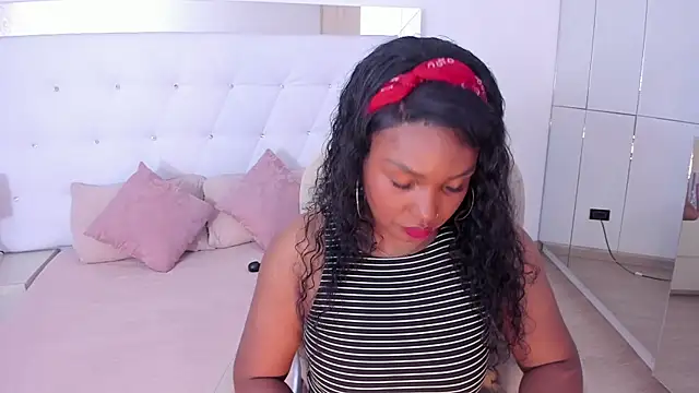 Isla Scott online show from October 16, 11:33 am