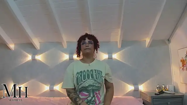MizzHell online show from April 29, 3:54 am