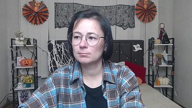 Snapshot of MarieSho chatting on October 29, 7:21 am MarieSho online show from October 29, 7:21 am