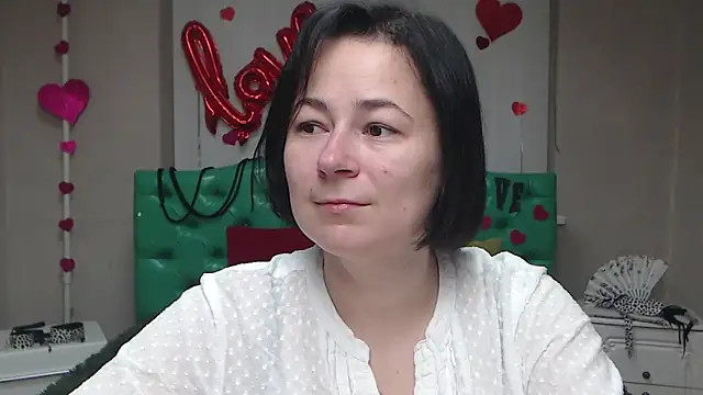 Snapshot of MarieSho chatting on November 17, 7:14 am MarieSho online show from November 17, 7:14 am