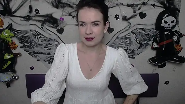 JasmineKouch online show from October 26, 6:41 am