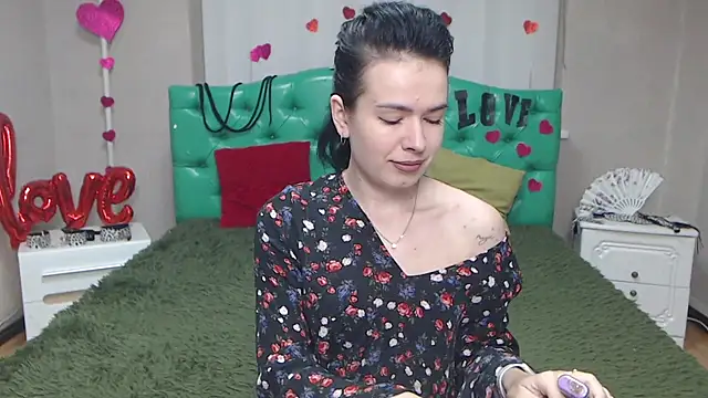 JasmineKouch online show from November 25, 6:13 am