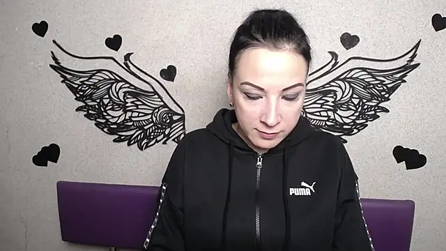 ElizabethSho online show from February 13, 6:15 pm