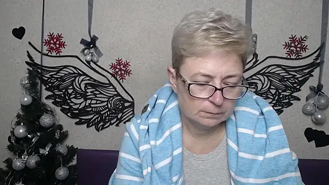 EmiliaGree online show from January 7, 6:21 pm