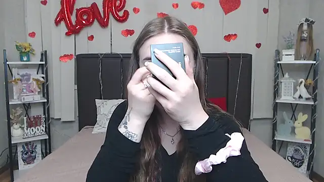 LauraHlot online show from March 17, 6:06 am