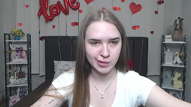 LauraHlot online show from May 1, 5:39 pm