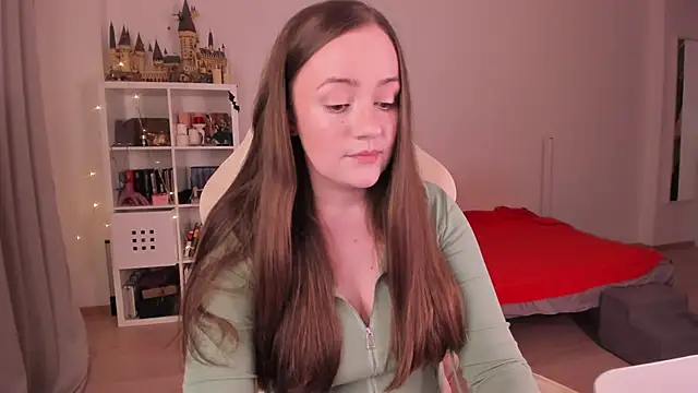 Snapshot of WalkingGirl chatting on September 25, 9:40 pm WalkingGirl online show from September 25, 9:40 pm