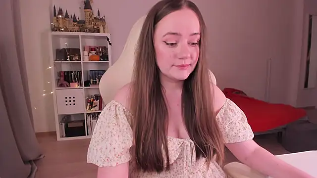 Snapshot of WalkingGirl chatting on October 1, 8:59 pm WalkingGirl online show from October 1, 8:59 pm