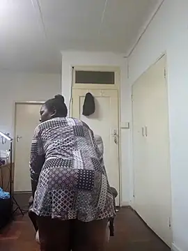 Thickchocolatex2 online show from November 26, 9:05 pm