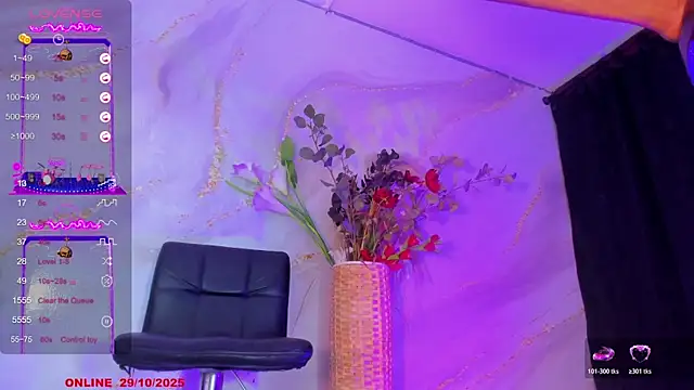 Snapshot of Karla-Ebony chatting on October 29, 1:46 pm Karla-Ebony online show from October 29, 1:46 pm