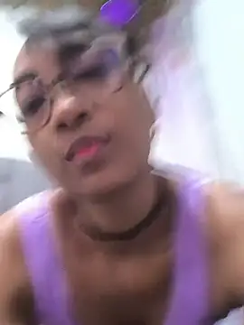 Snapshot of MurphyAngelina chatting on July 19, 3:27 pm MurphyAngelina online show from July 19, 3:27 pm